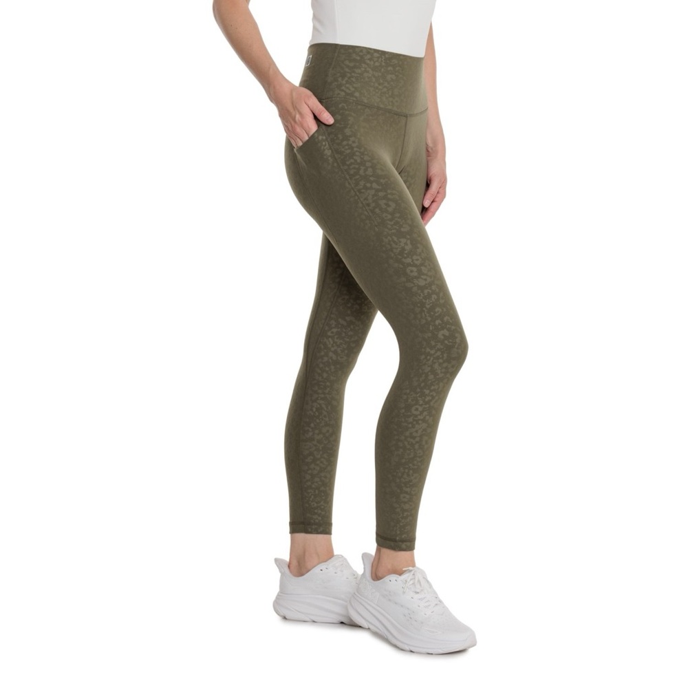 Peter Millar Nova Performance Embossed 7/8 Legging in Dark Military Green, Large